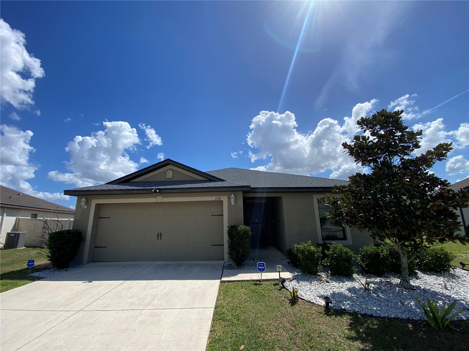 Image 3 of 68 For 1919 Amber Sweet Circle