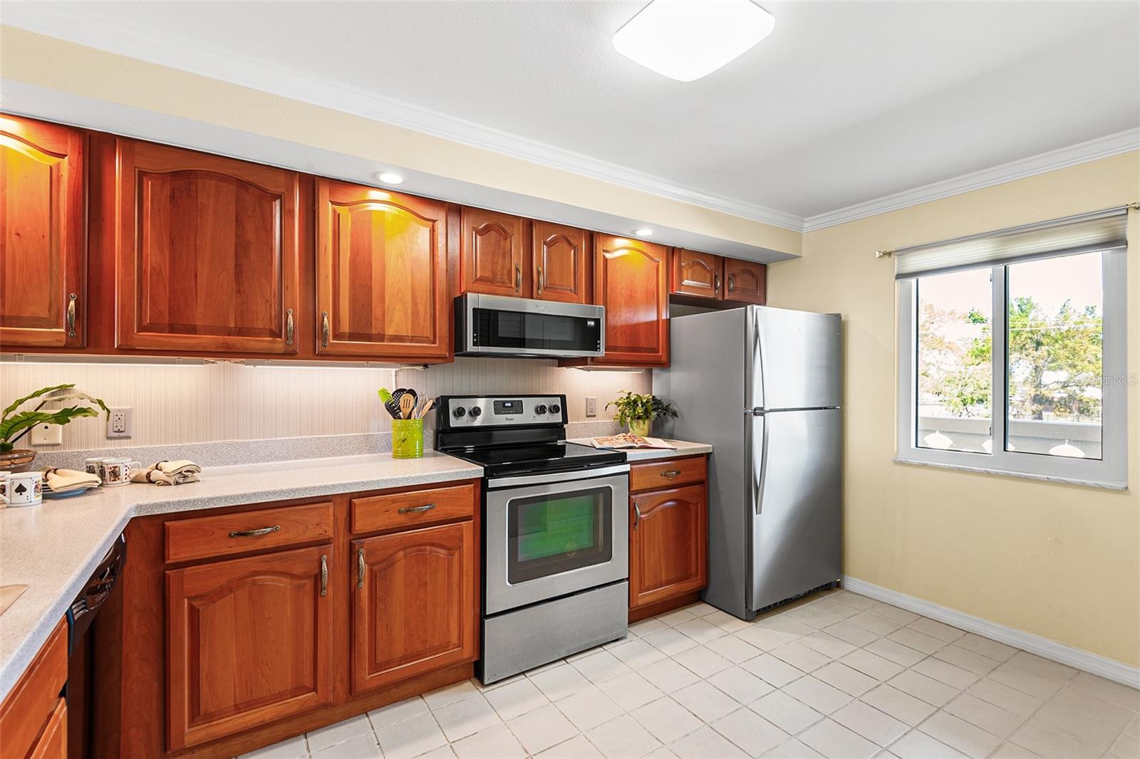 Image 8 of 45 For 1776 6th Street Nw  305