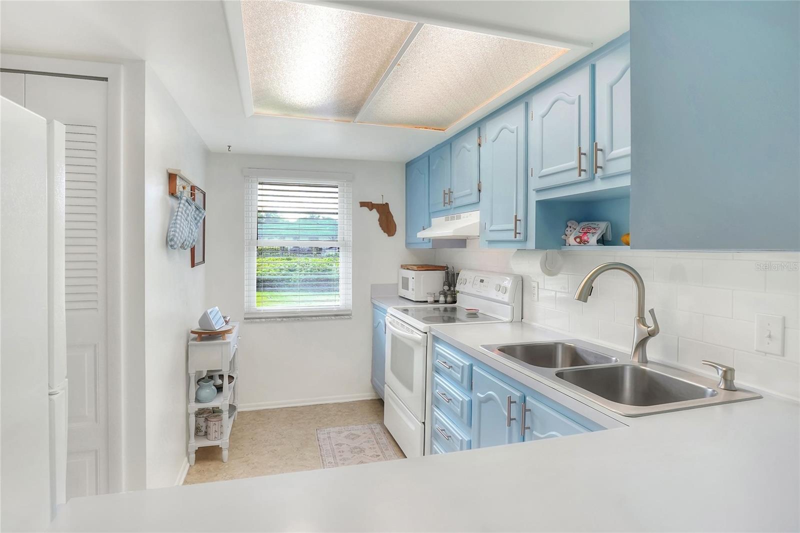 Image 11 of 60 For 333 Lake Howard Drive Nw 113d