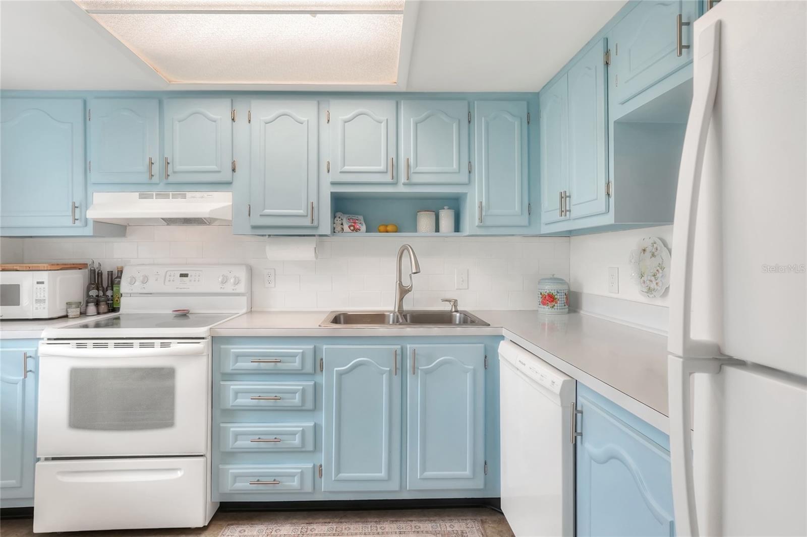 Image 12 of 60 For 333 Lake Howard Drive Nw 113d