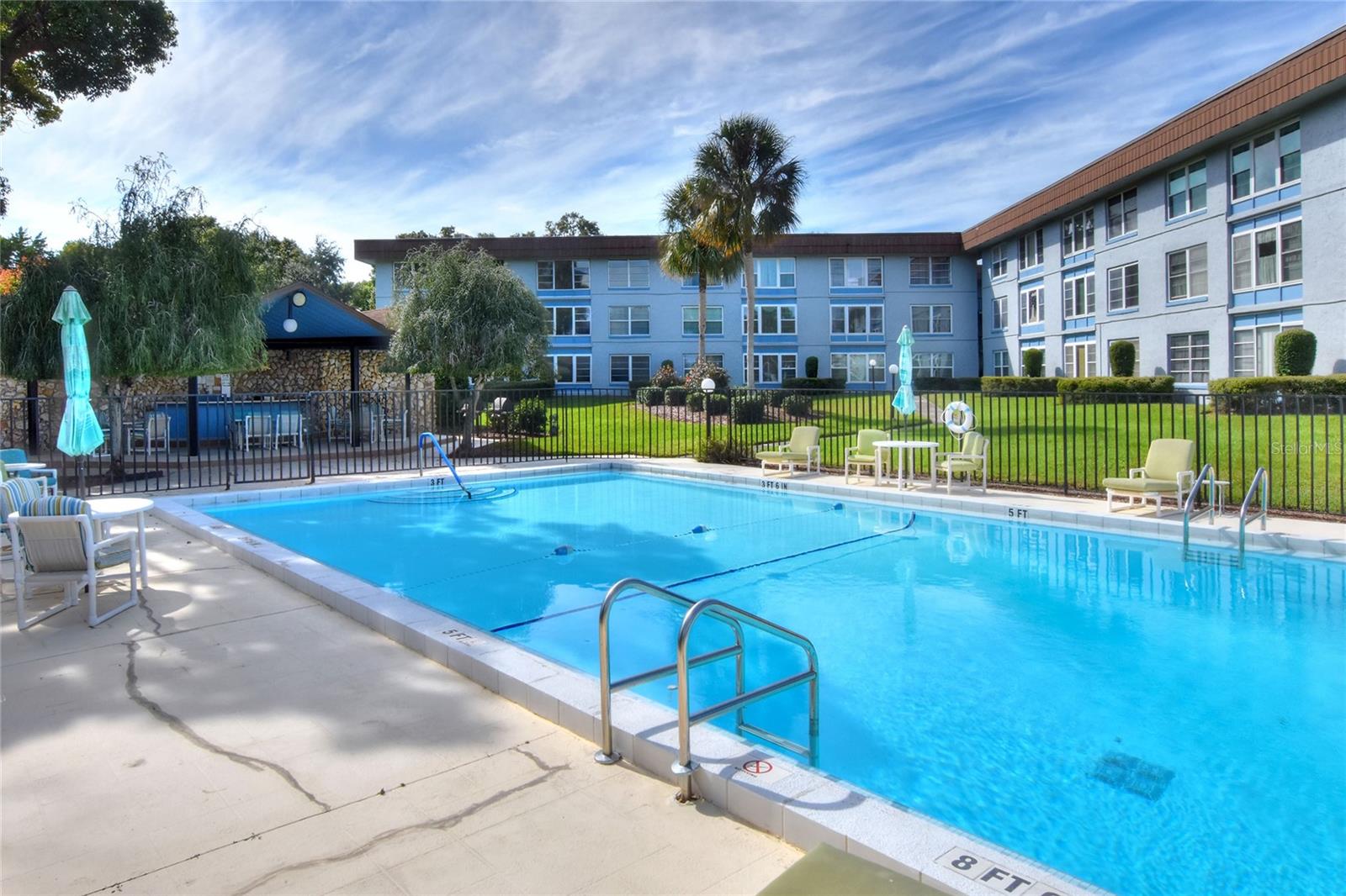 Image 26 of 60 For 333 Lake Howard Drive Nw 113d