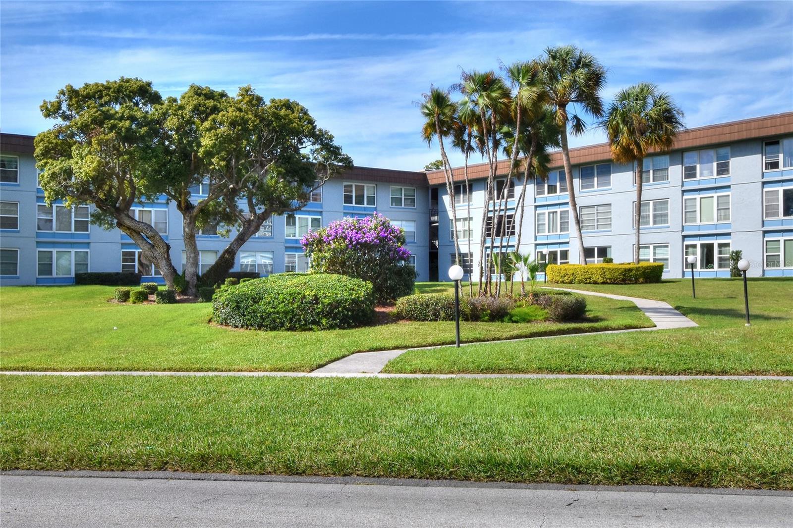 Image 38 of 60 For 333 Lake Howard Drive Nw 113d