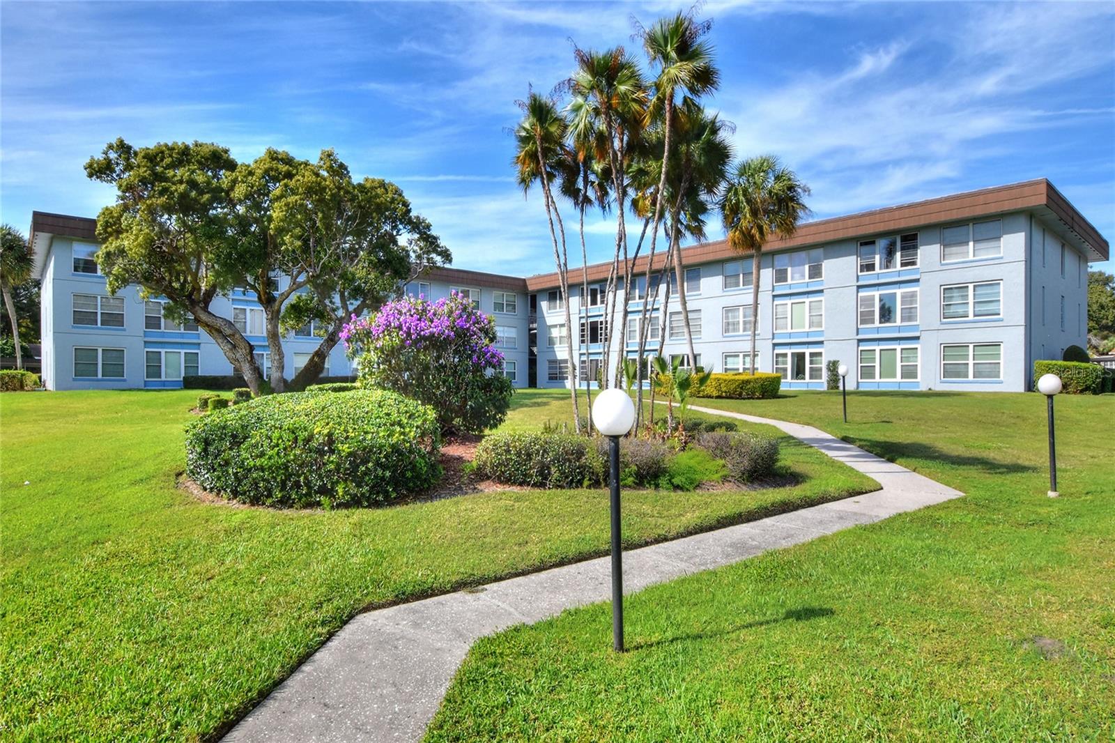 Image 39 of 60 For 333 Lake Howard Drive Nw 113d