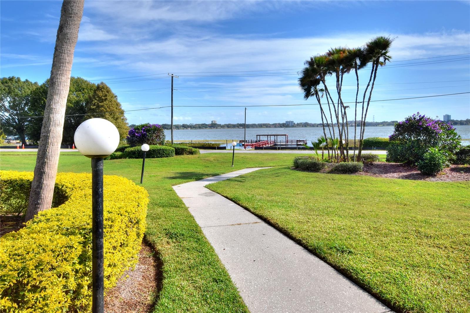 Image 42 of 60 For 333 Lake Howard Drive Nw 113d