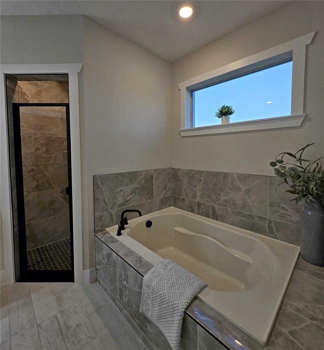 Image 15 of 32 For 6836 Heavitree Drive