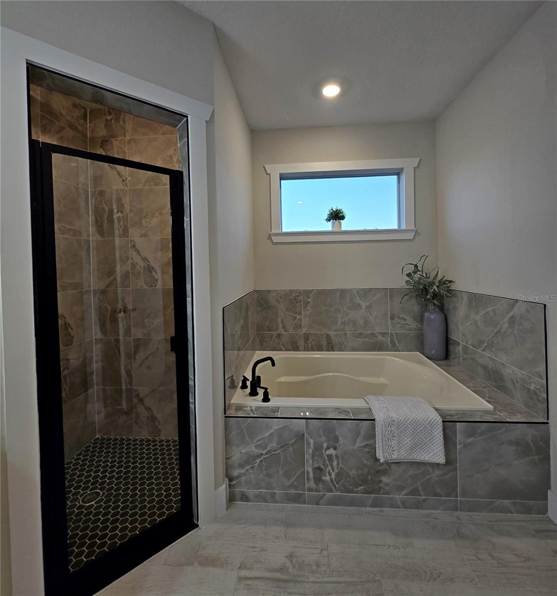 Image 16 of 32 For 6836 Heavitree Drive