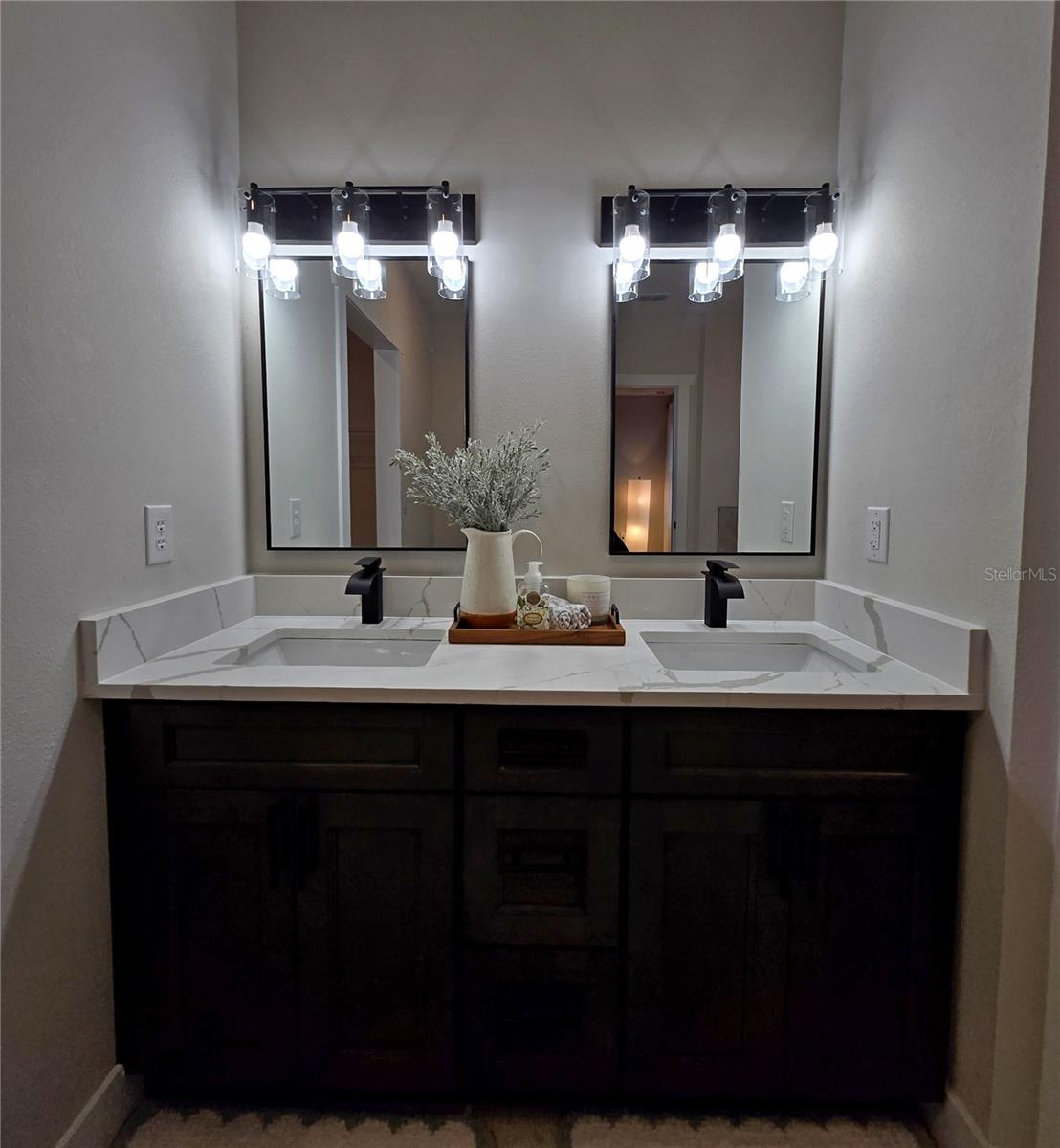 Image 18 of 32 For 6836 Heavitree Drive