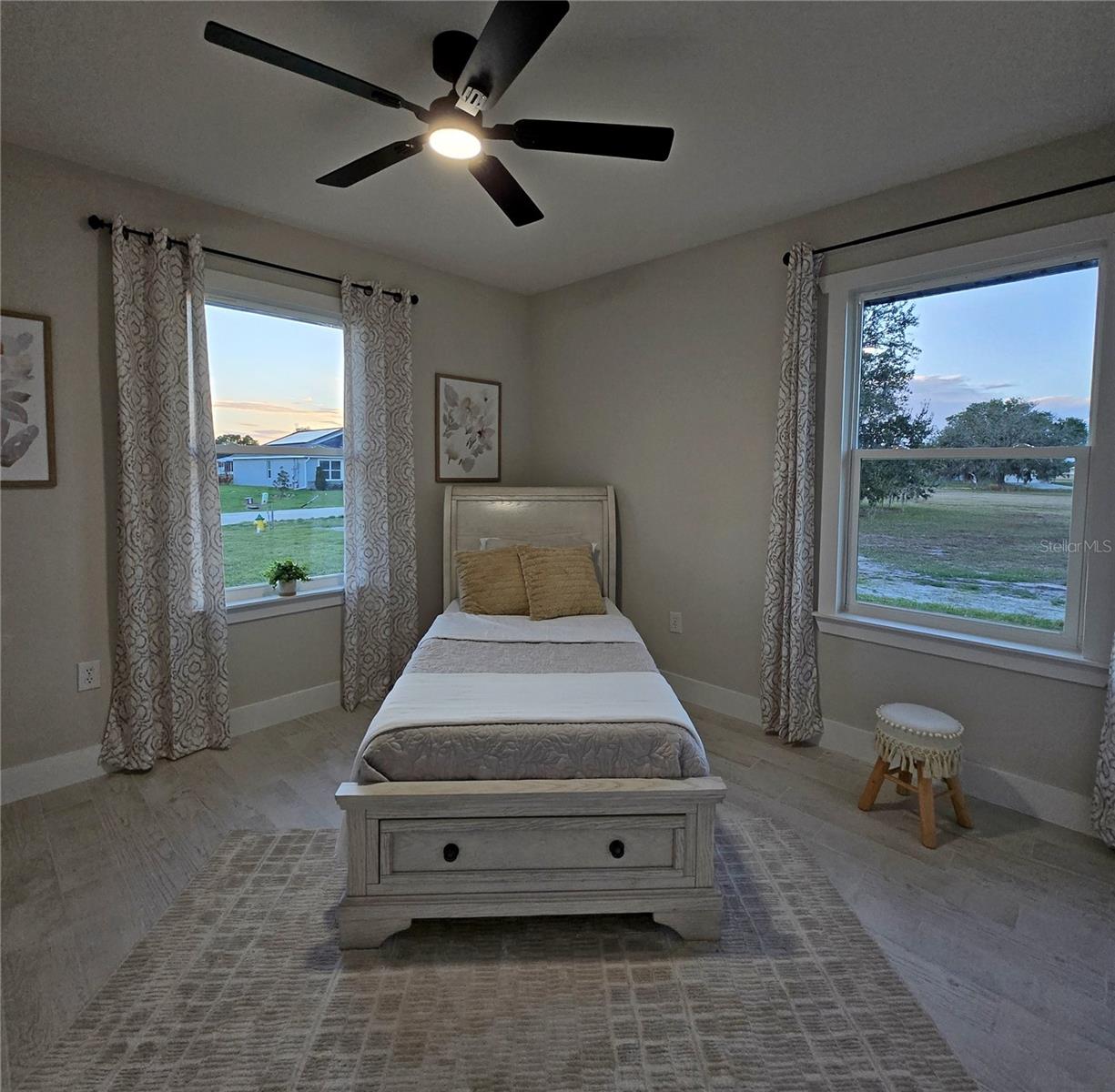 Image 24 of 32 For 6836 Heavitree Drive