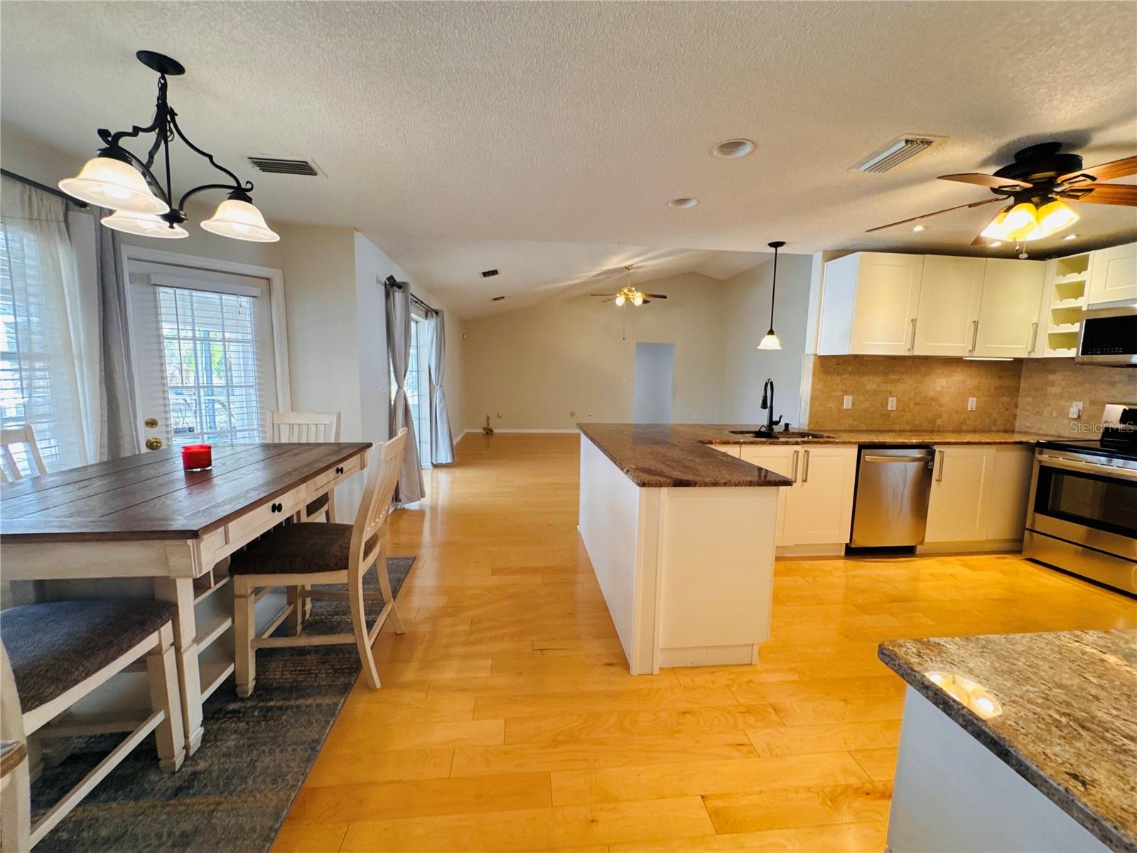 Image 6 of 63 For 1906 Sunrise Drive