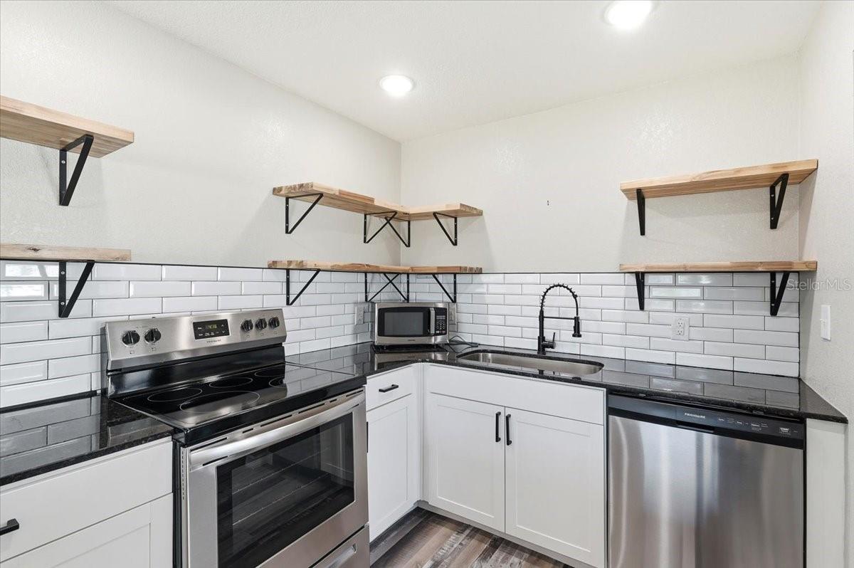 Image 3 of 25 For 205 Andover Place N 119