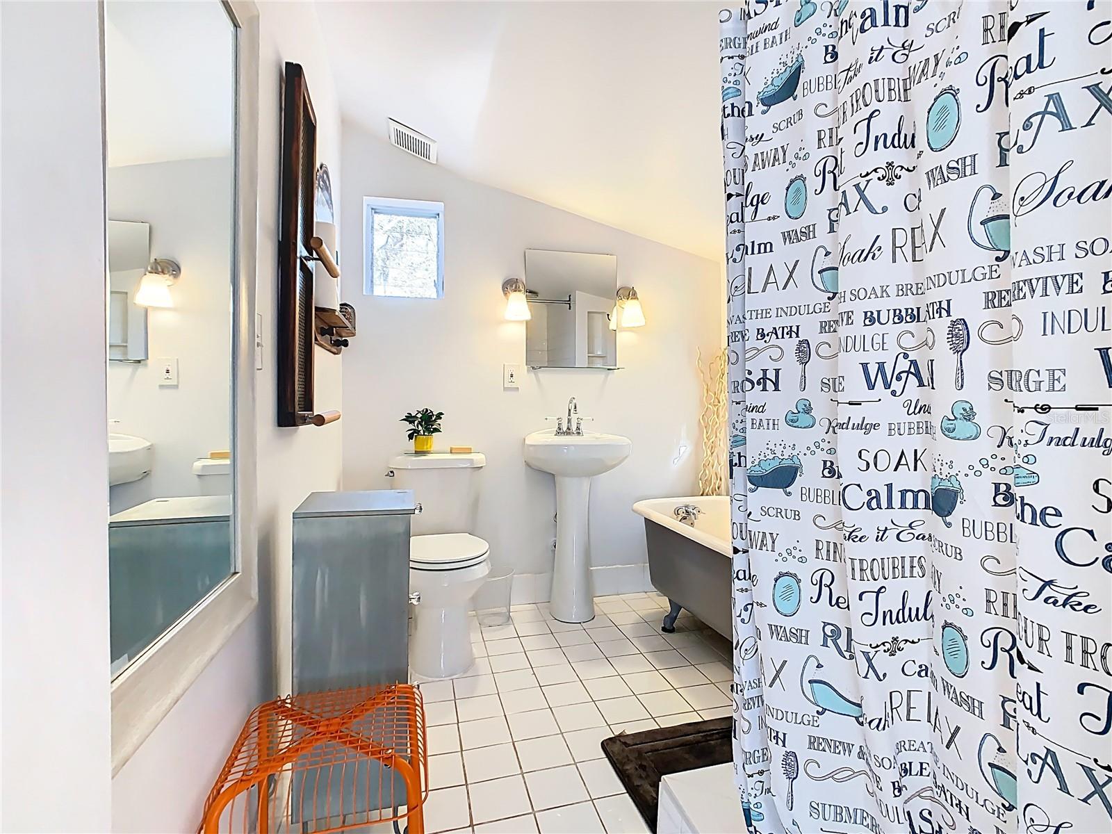 Image 28 of 50 For 1124 Saint Anne Shrine Road