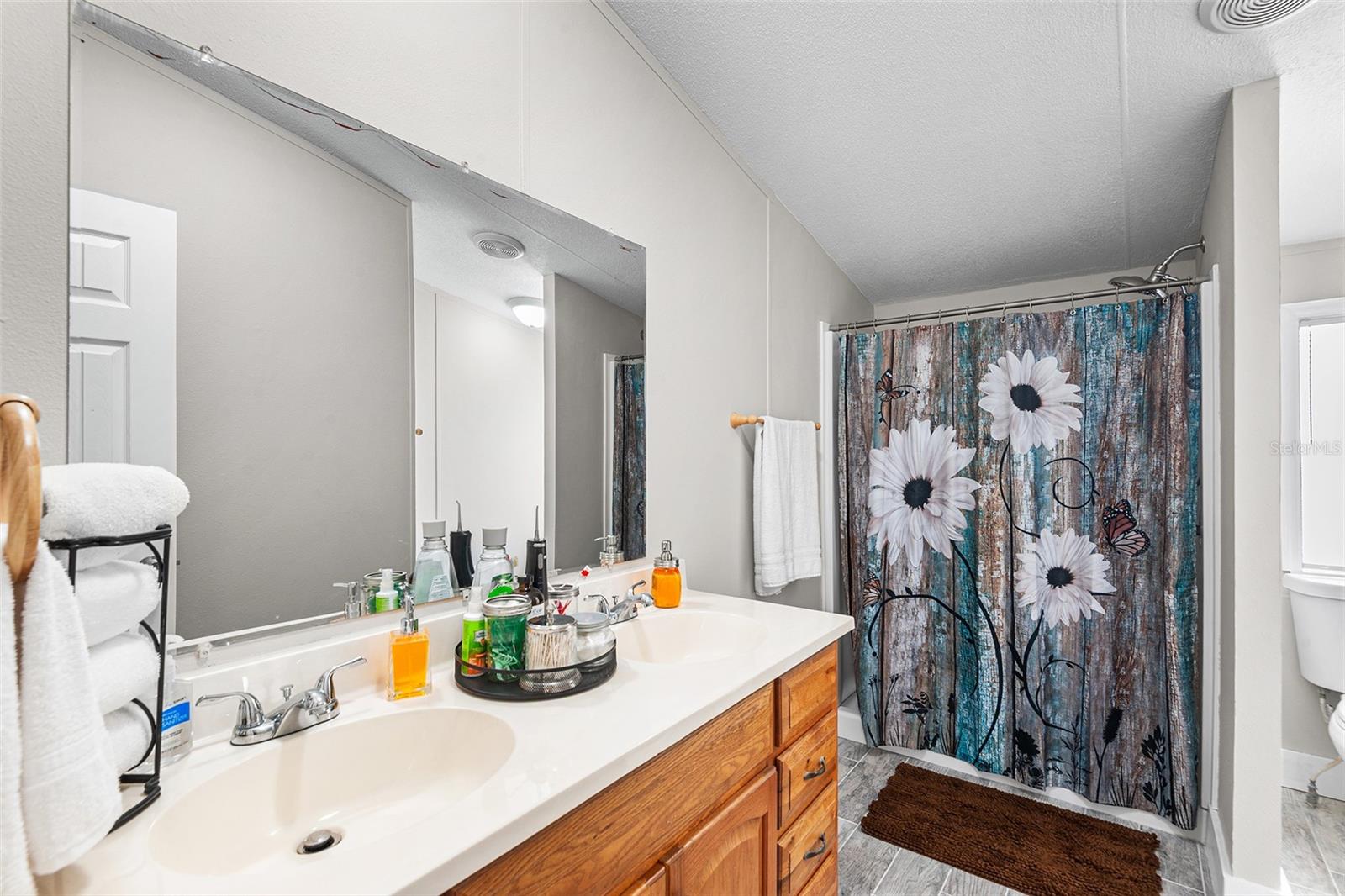 Image 18 of 36 For 15055 Brahma Road