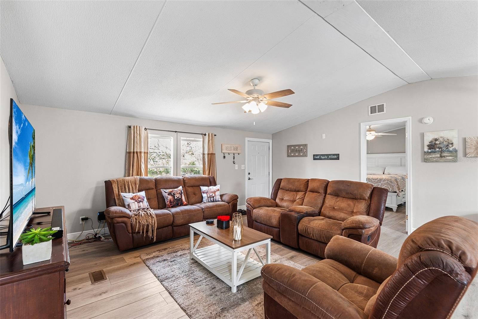 Image 6 of 36 For 15055 Brahma Road