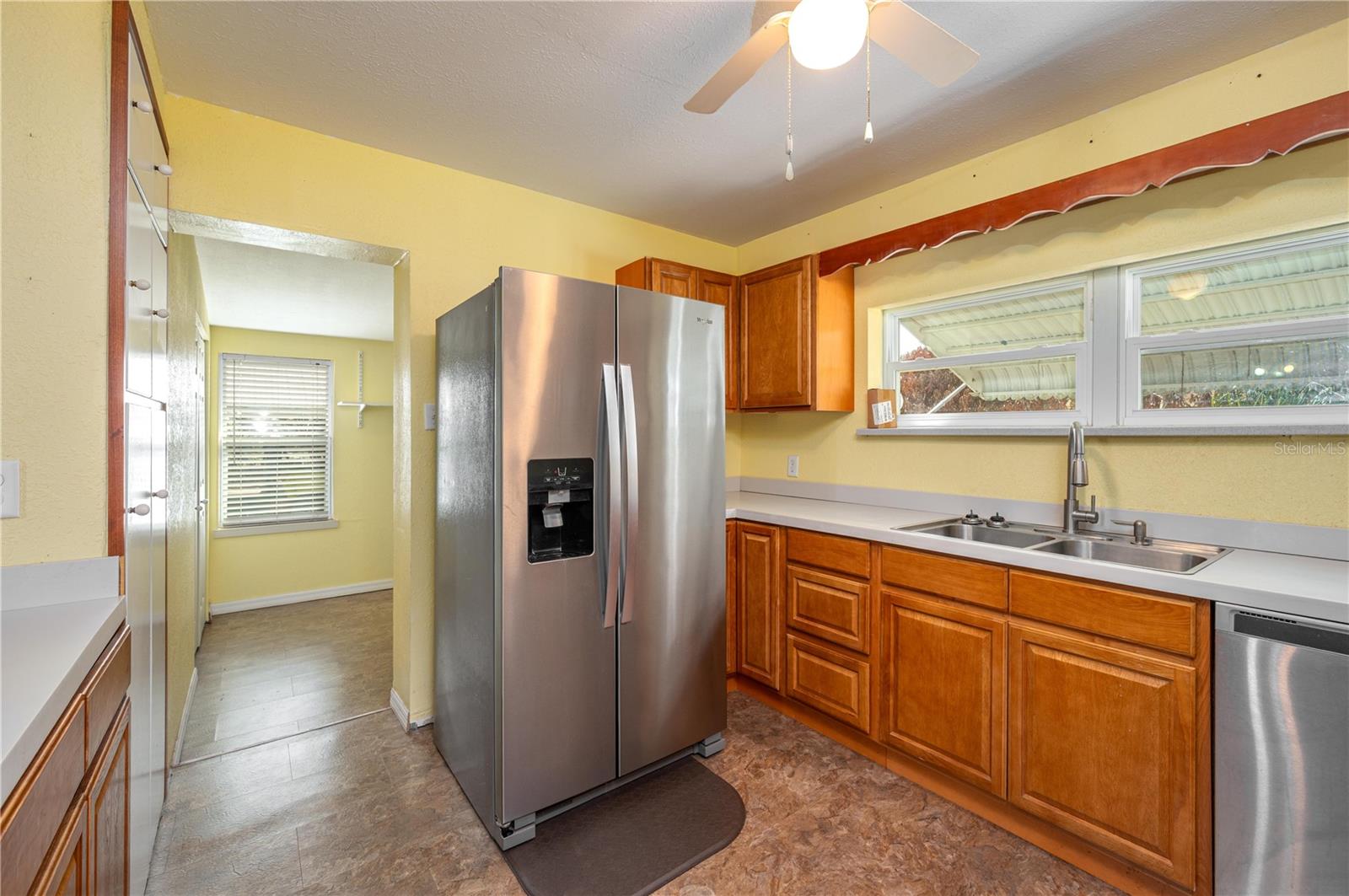 Image 11 of 36 For 200 Britton Street