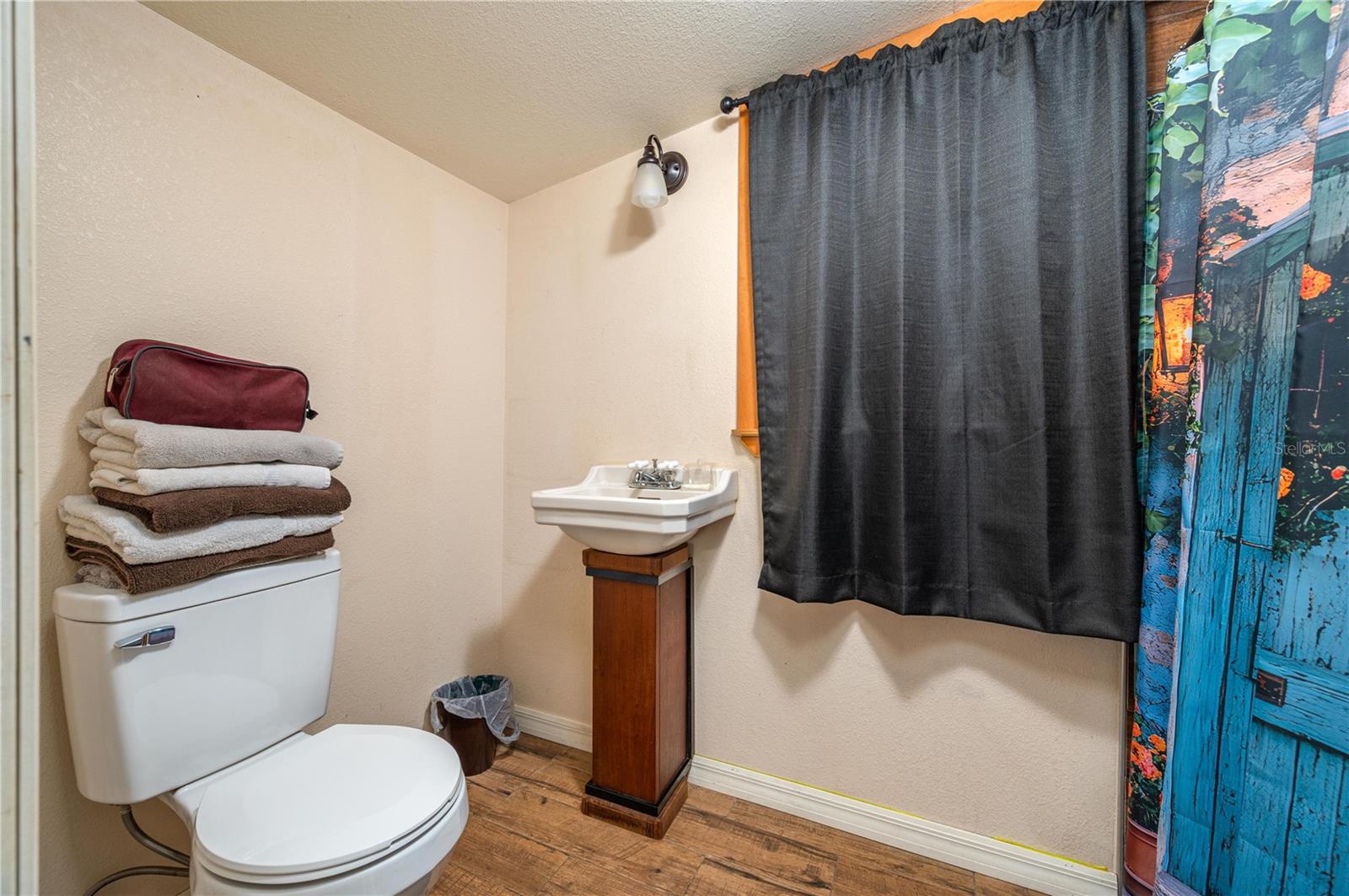 Image 29 of 36 For 200 Britton Street