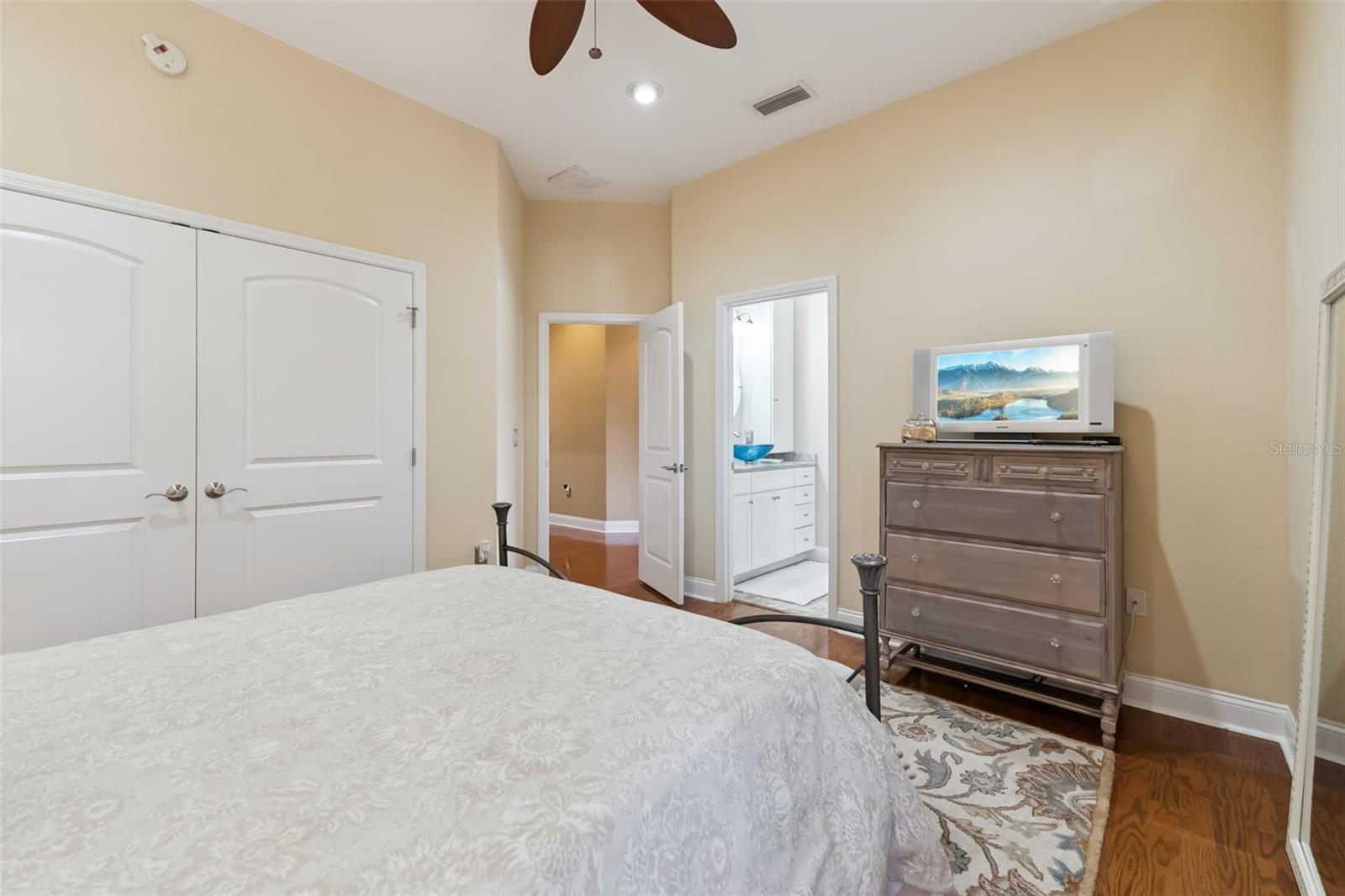 Image 21 of 49 For 3231 Harbor Beach Drive