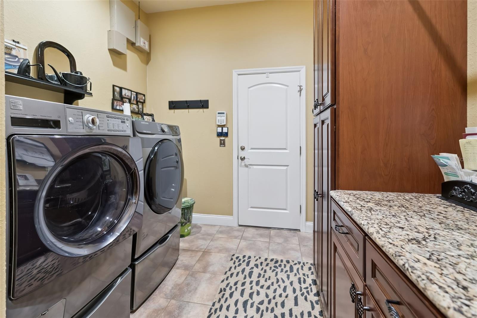 Image 27 of 49 For 3231 Harbor Beach Drive