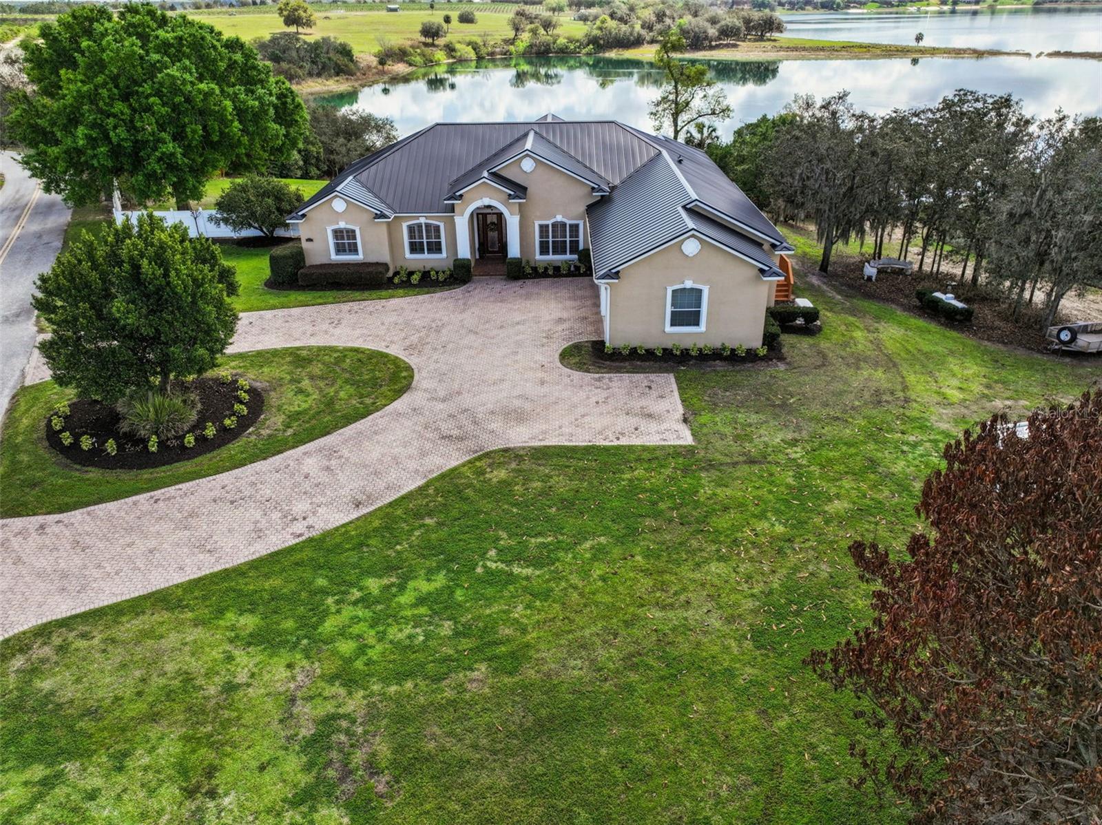 Image 37 of 49 For 3231 Harbor Beach Drive