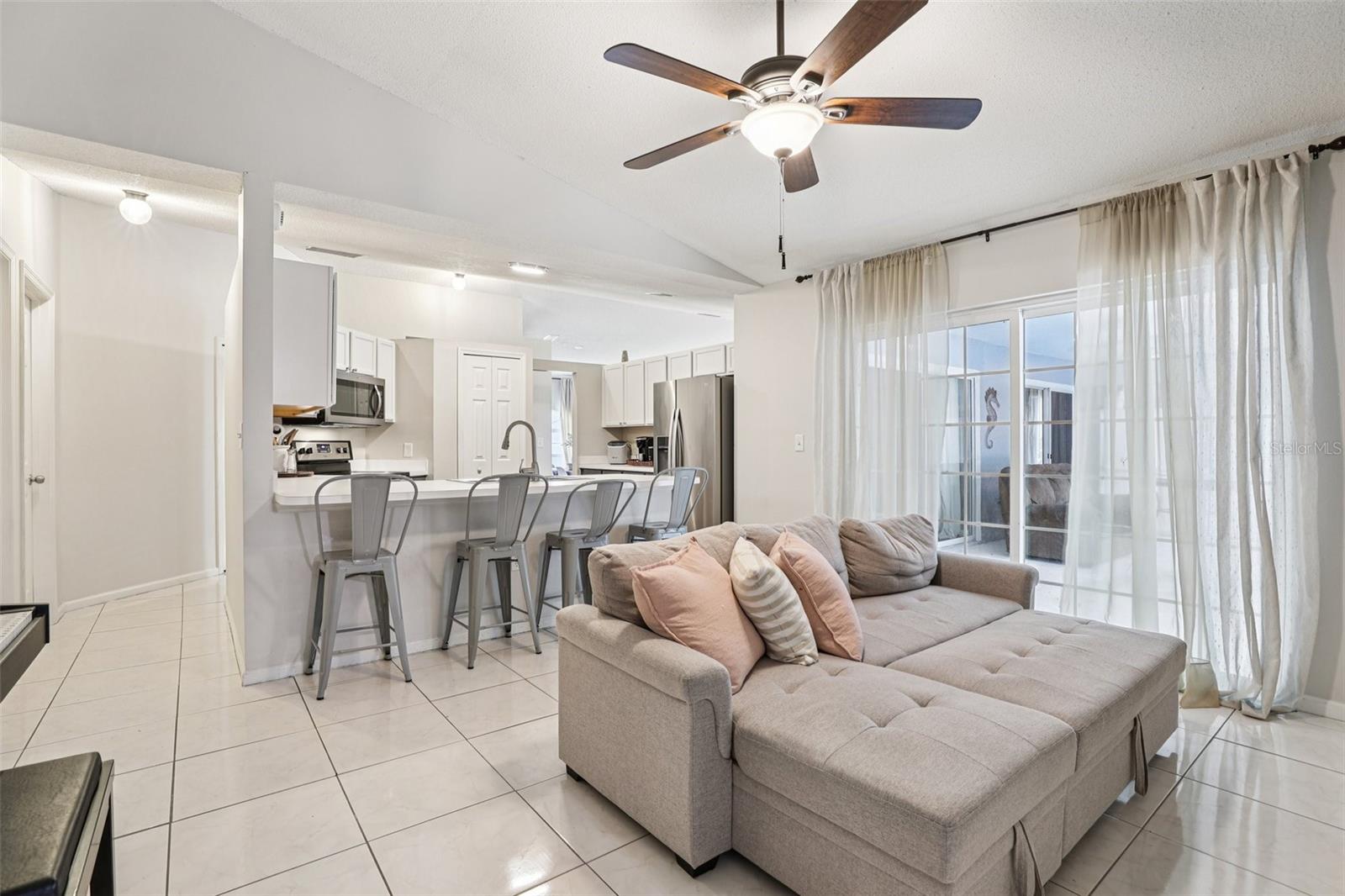 Image 13 of 53 For 857 Marquis Court