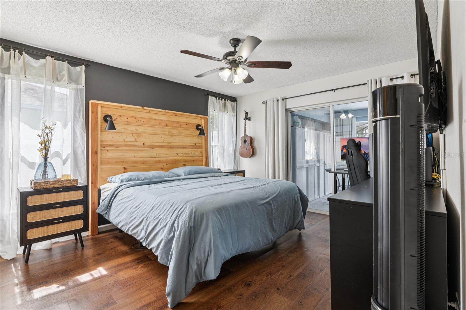 Image 14 of 53 For 857 Marquis Court