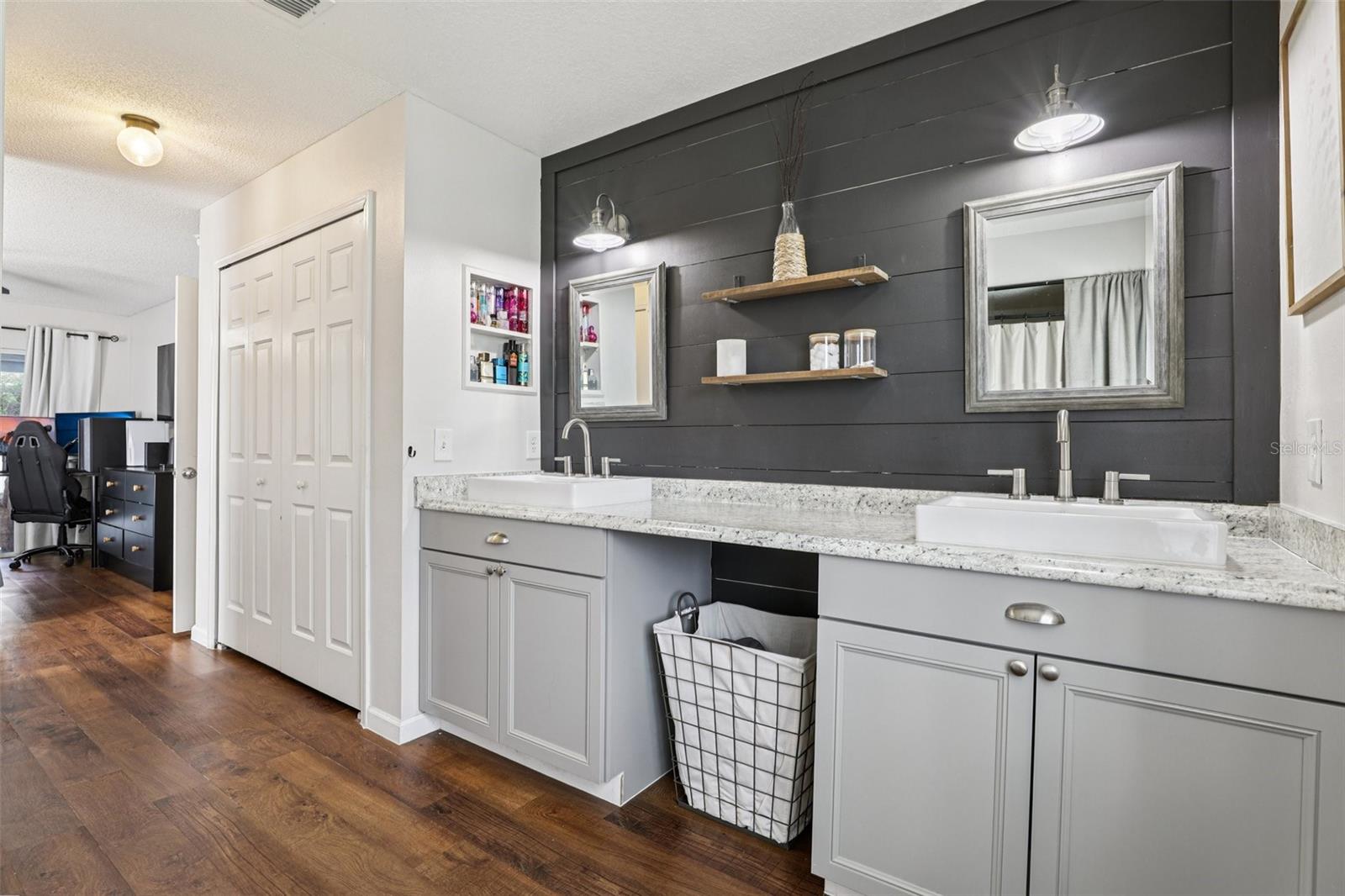 Image 18 of 53 For 857 Marquis Court