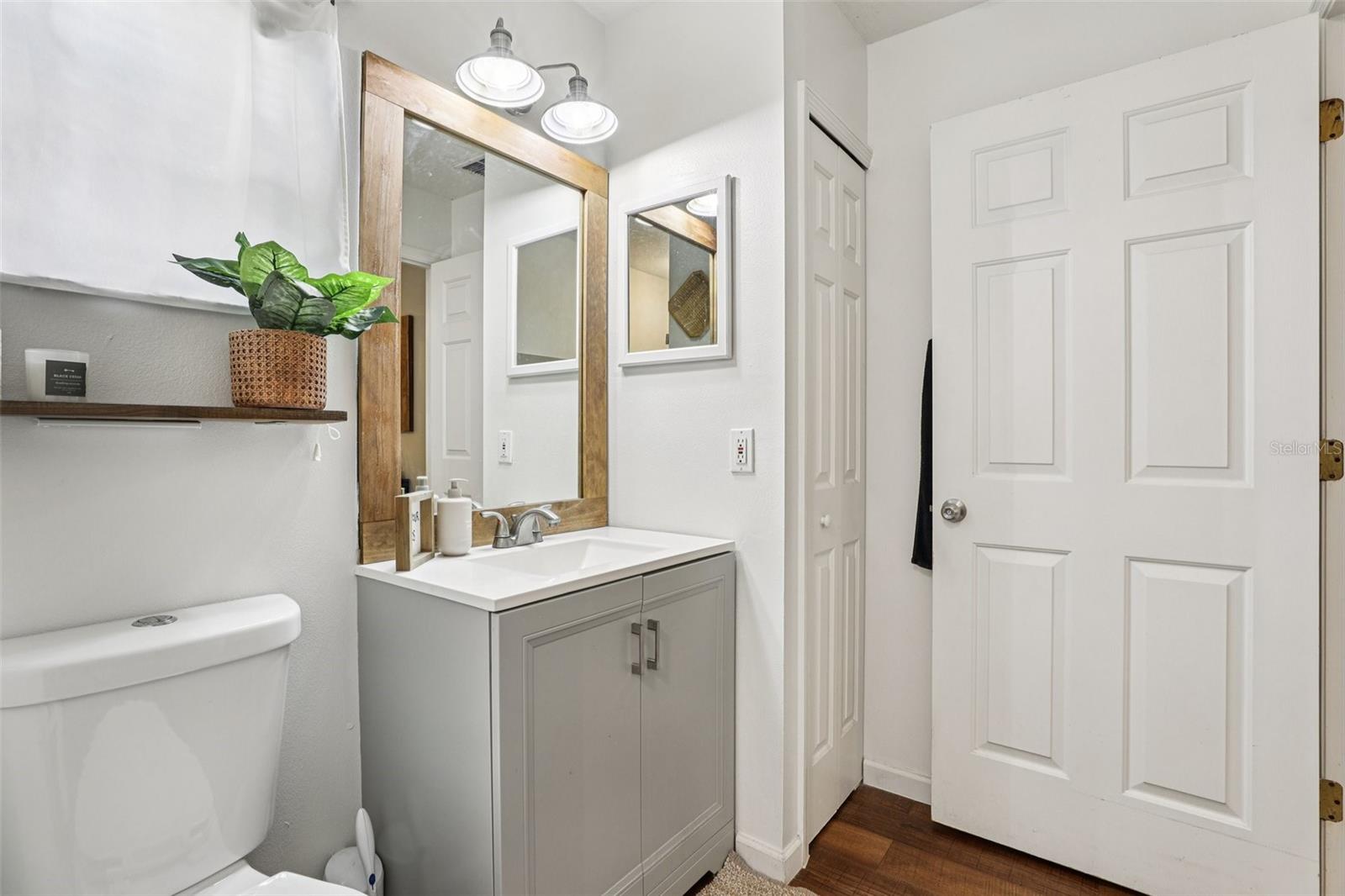 Image 24 of 53 For 857 Marquis Court