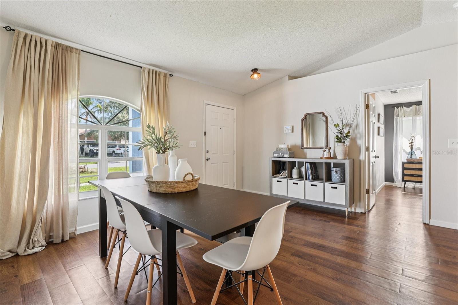 Image 7 of 53 For 857 Marquis Court