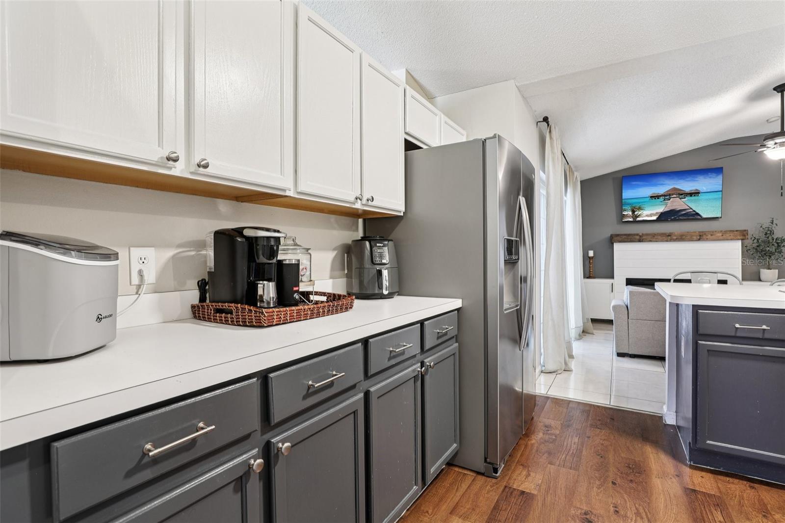 Image 8 of 53 For 857 Marquis Court