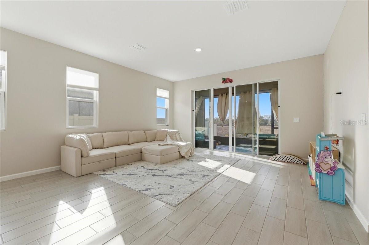 Image 7 of 27 For 596 Hennepin Loop