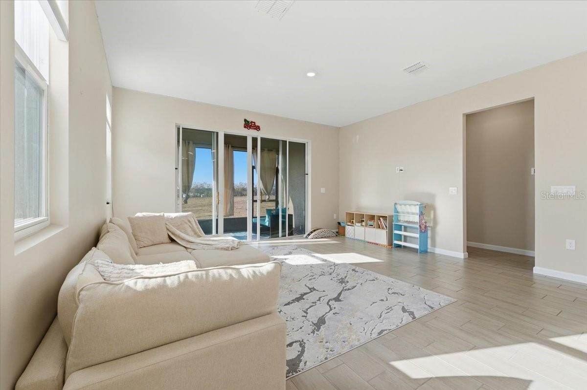 Image 8 of 27 For 596 Hennepin Loop