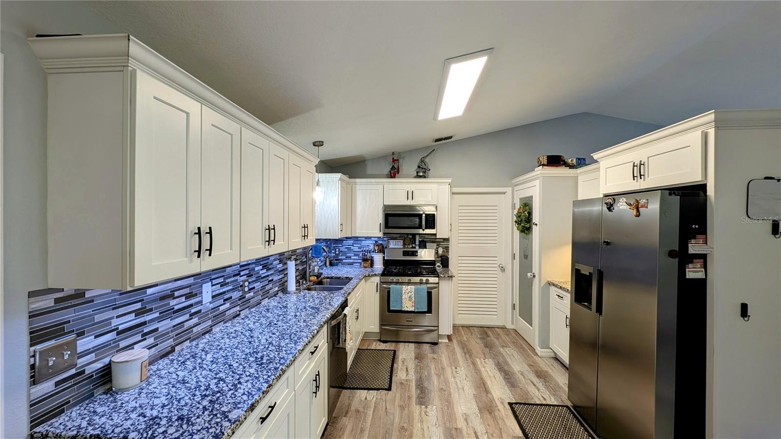 Image 21 of 45 For 624 Lanier Avenue