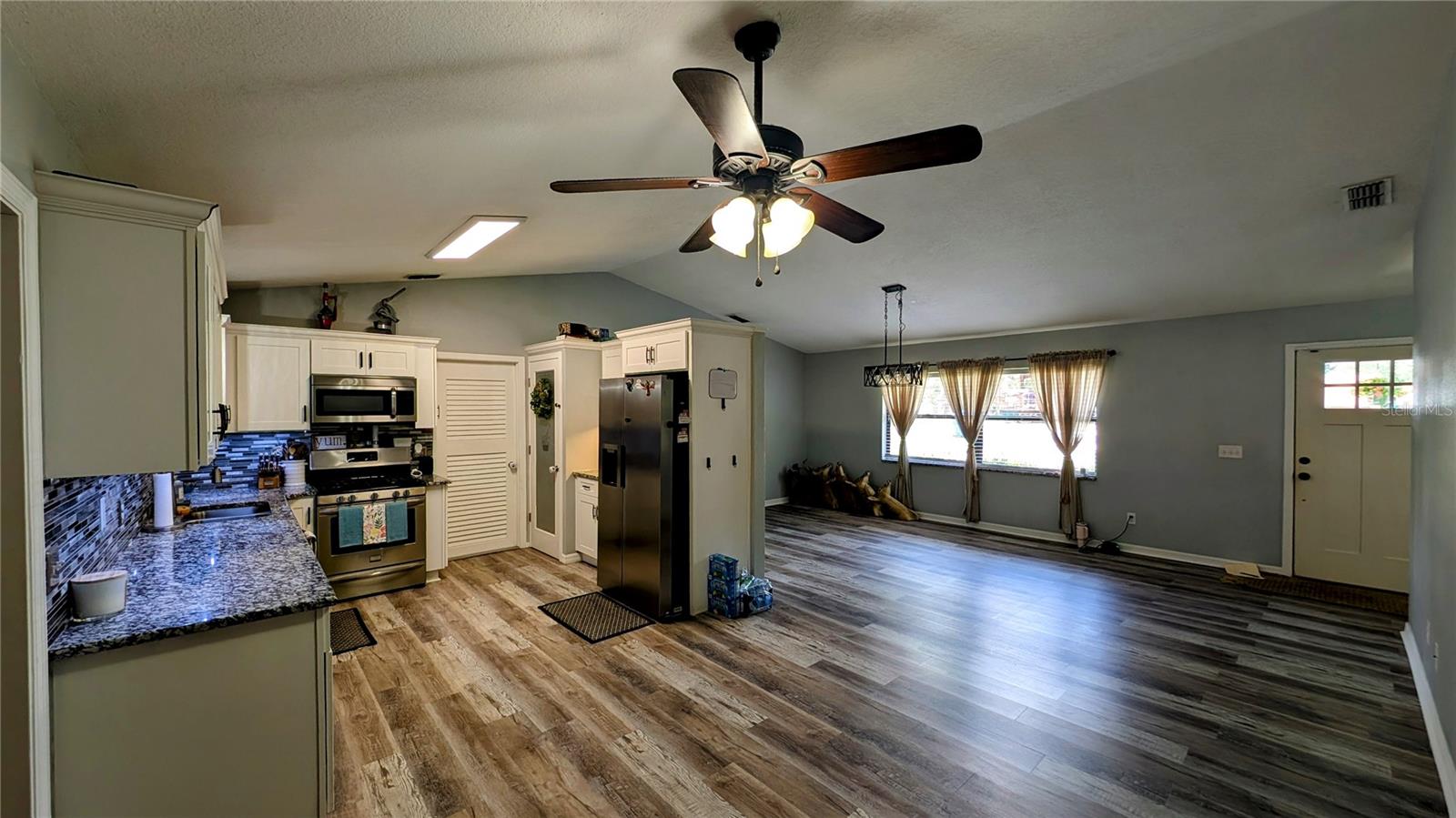 Image 23 of 45 For 624 Lanier Avenue