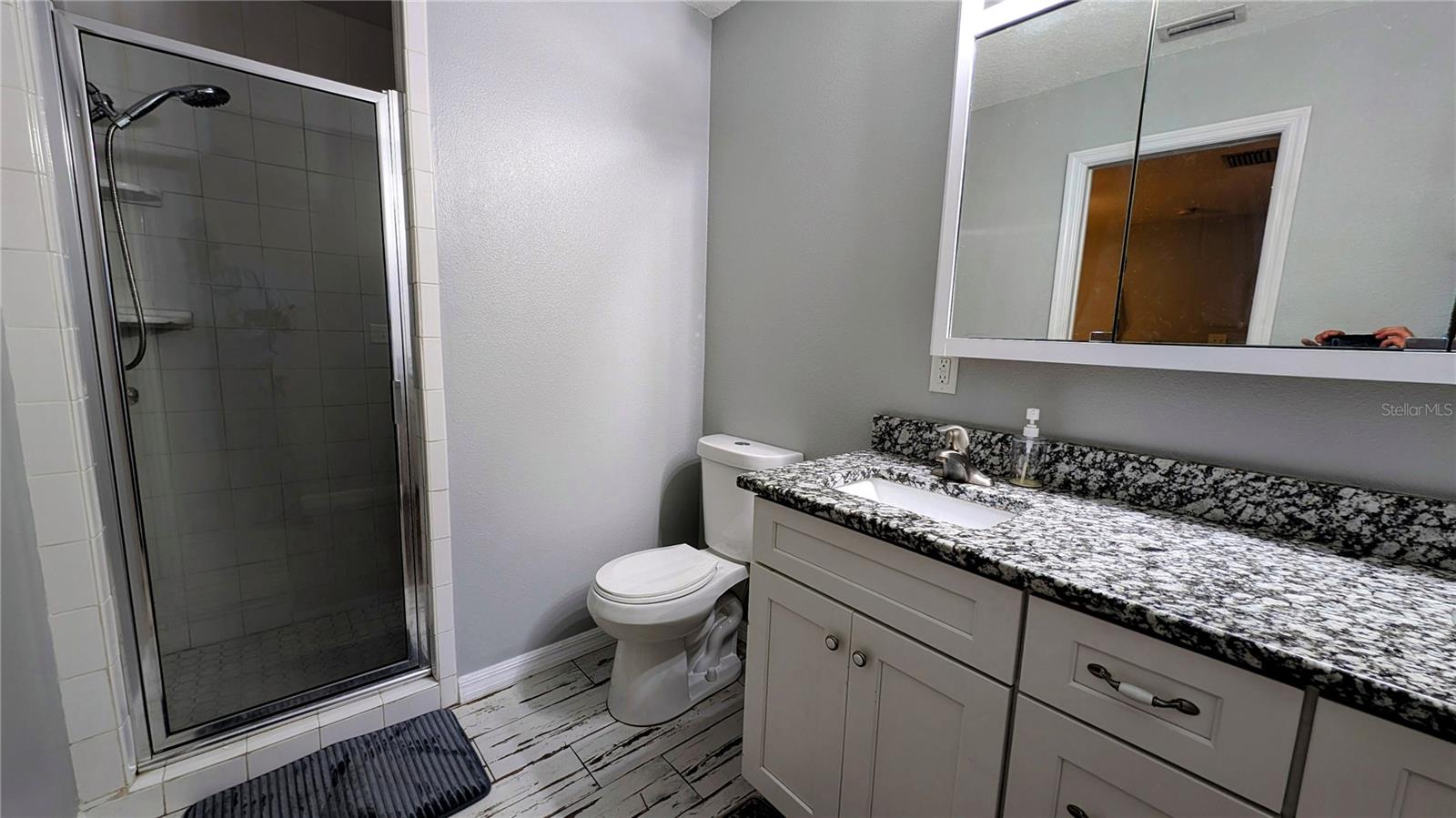 Image 36 of 45 For 624 Lanier Avenue