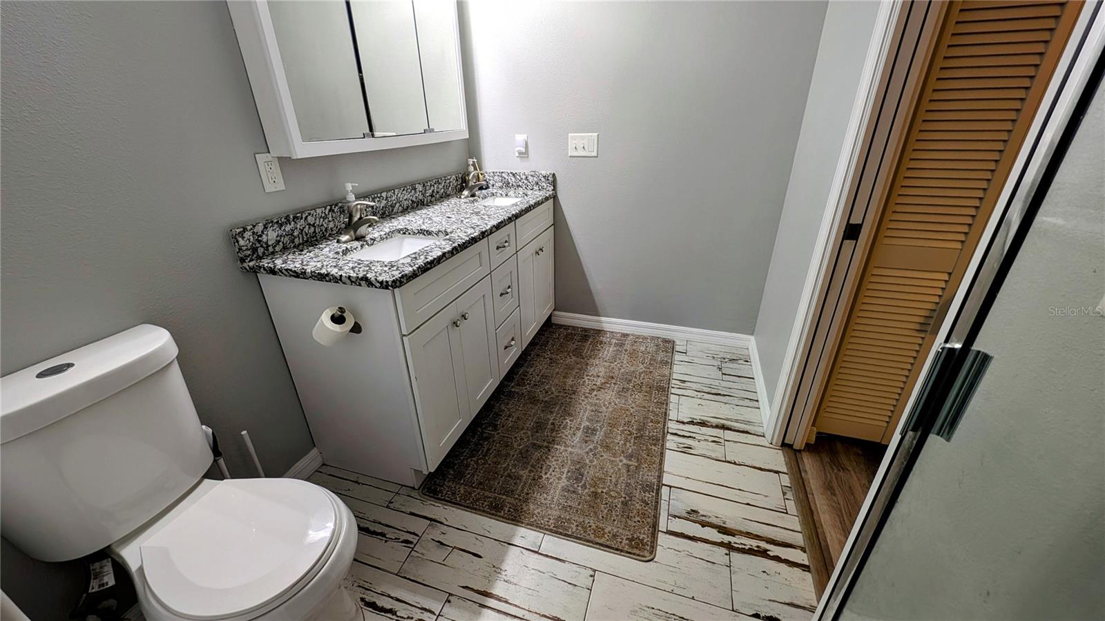 Image 37 of 45 For 624 Lanier Avenue