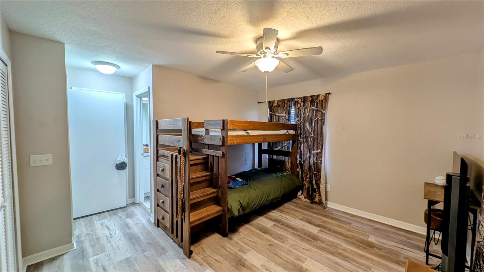 Image 44 of 45 For 624 Lanier Avenue