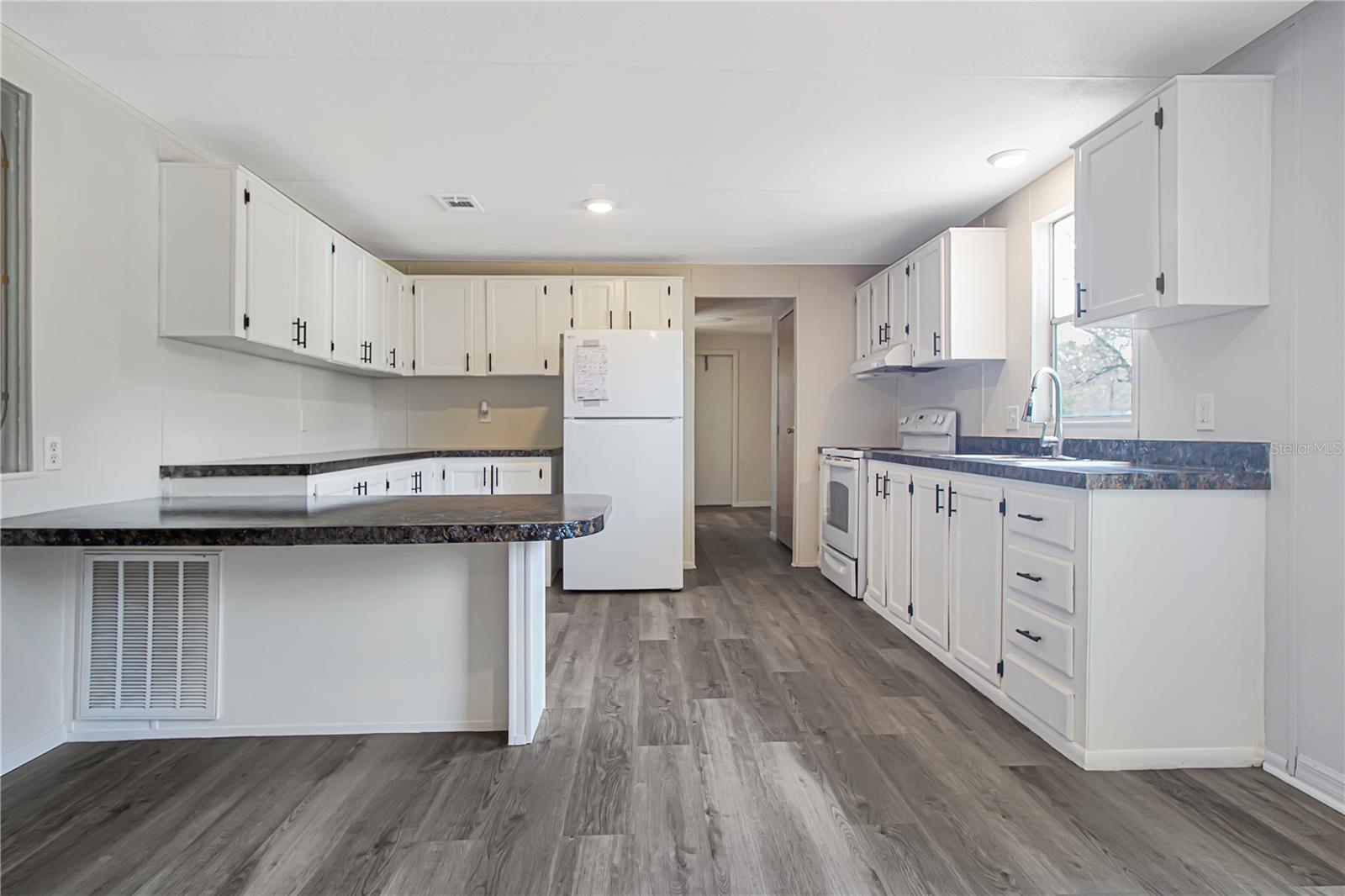 Image 7 of 23 For 322 Clearwater Lake Drive