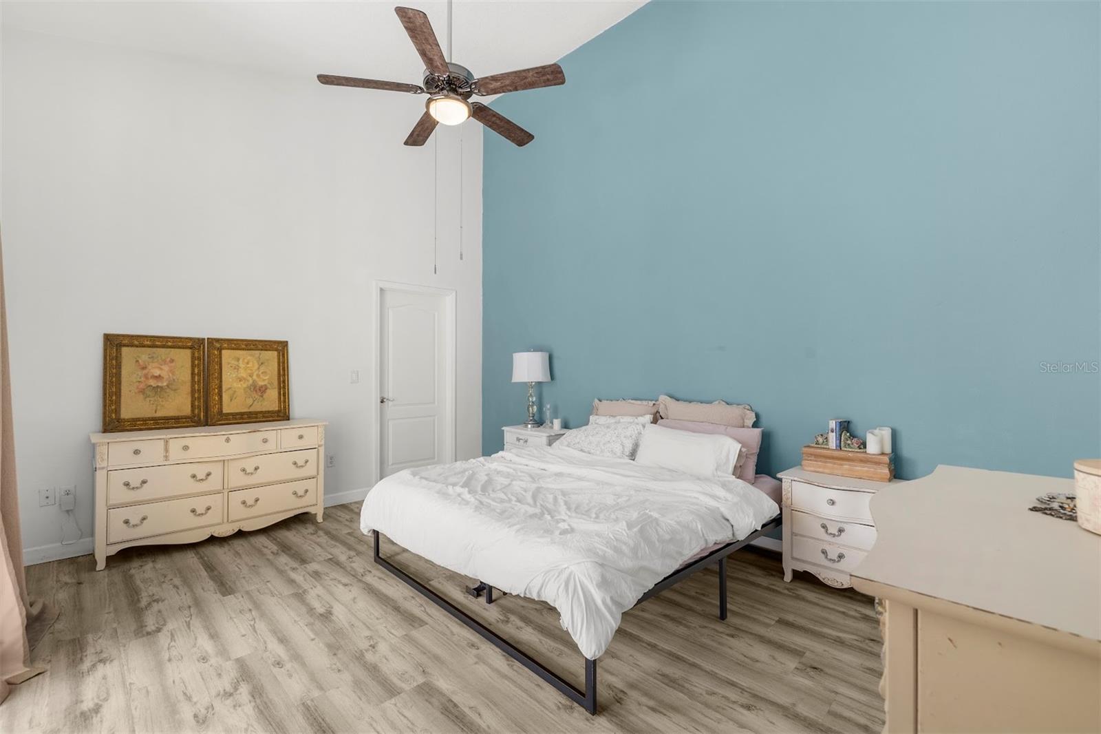 Image 12 of 40 For 3141 Town Avenue