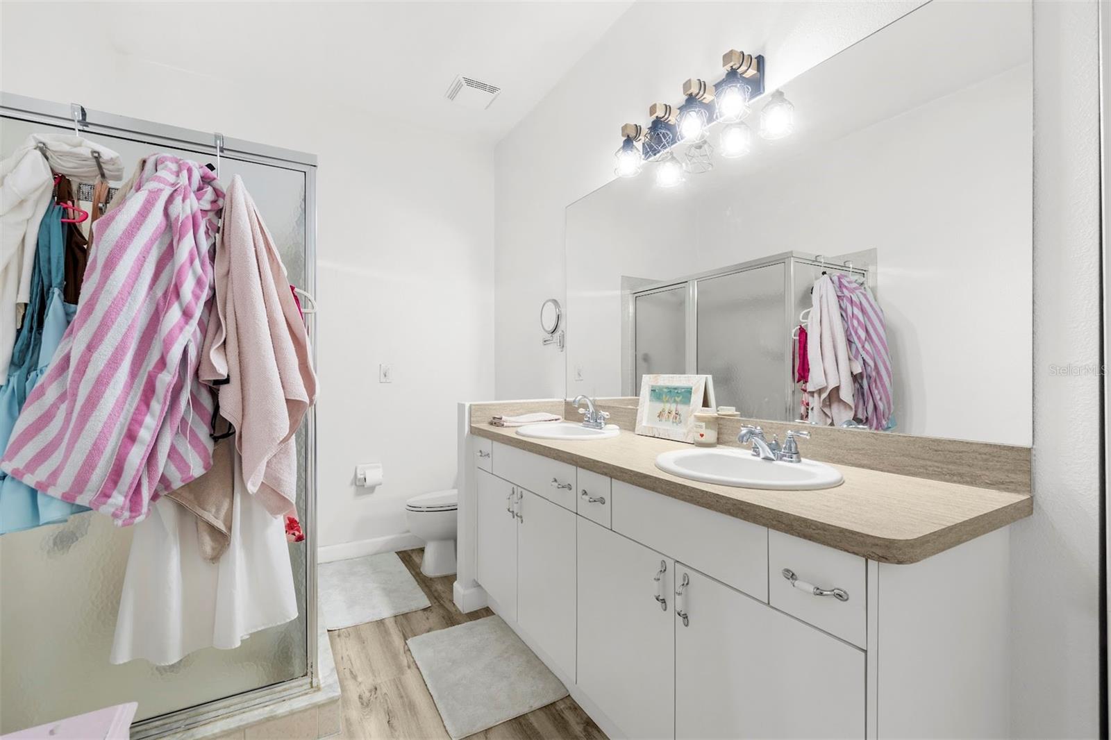 Image 14 of 40 For 3141 Town Avenue