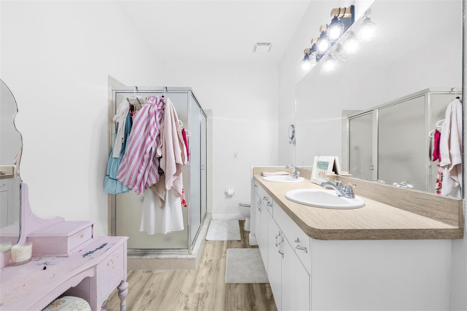 Image 15 of 40 For 3141 Town Avenue