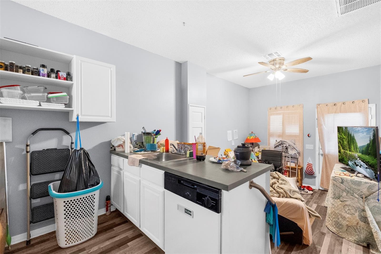 Image 29 of 40 For 3141 Town Avenue