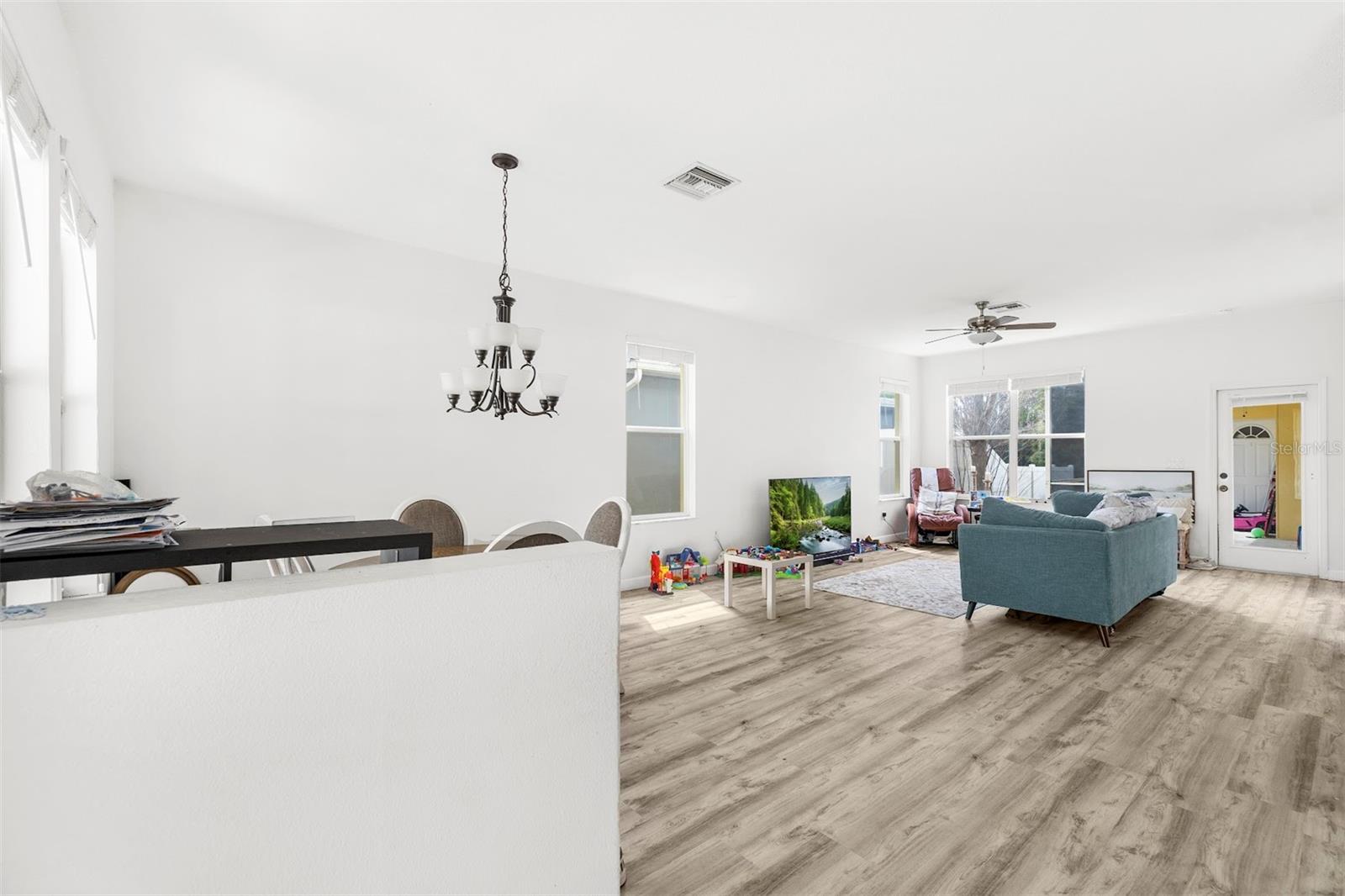 Image 8 of 40 For 3141 Town Avenue