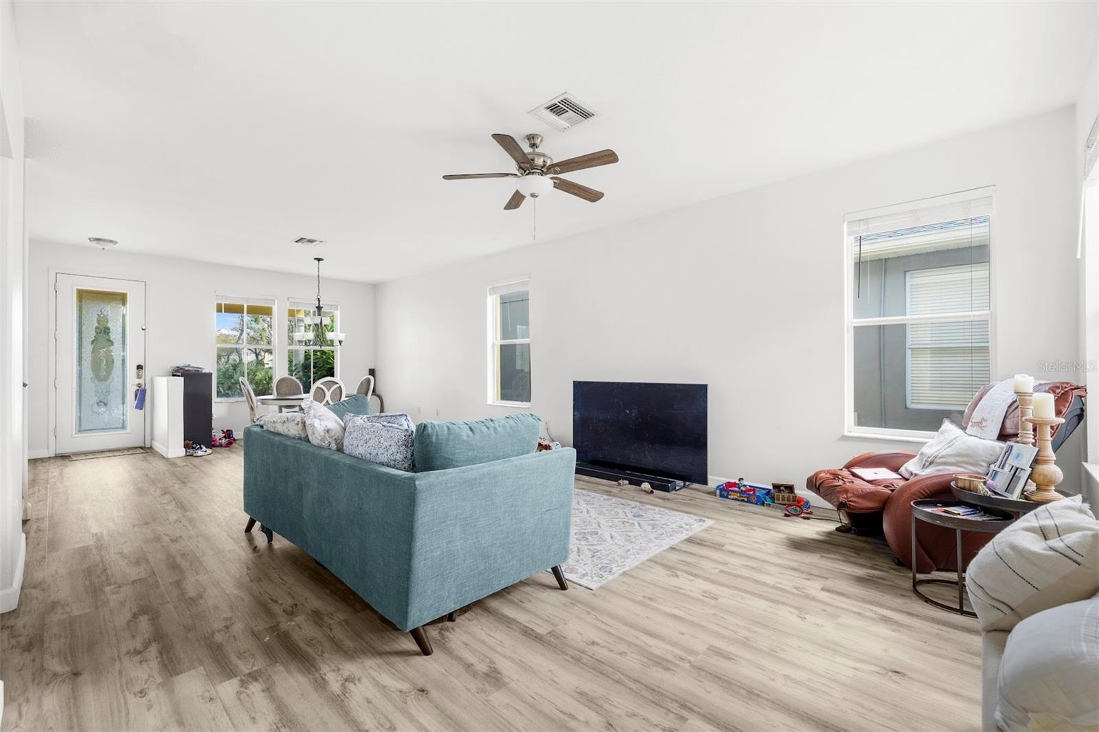 Image 9 of 40 For 3141 Town Avenue