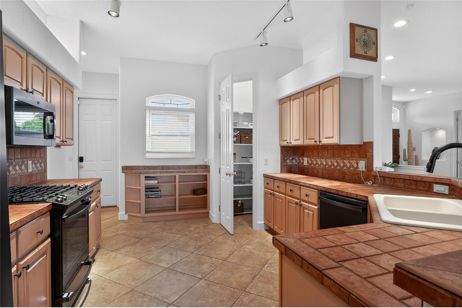 Image 17 of 75 For 2968 Plantation Road