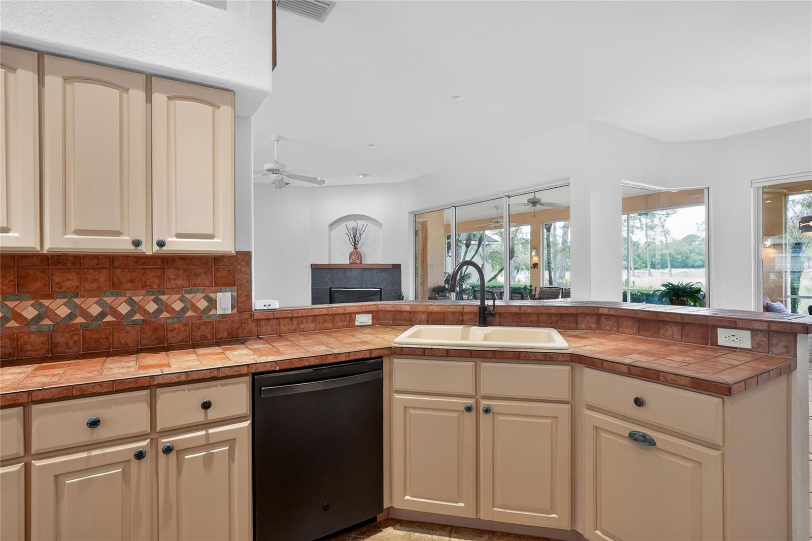 Image 18 of 75 For 2968 Plantation Road