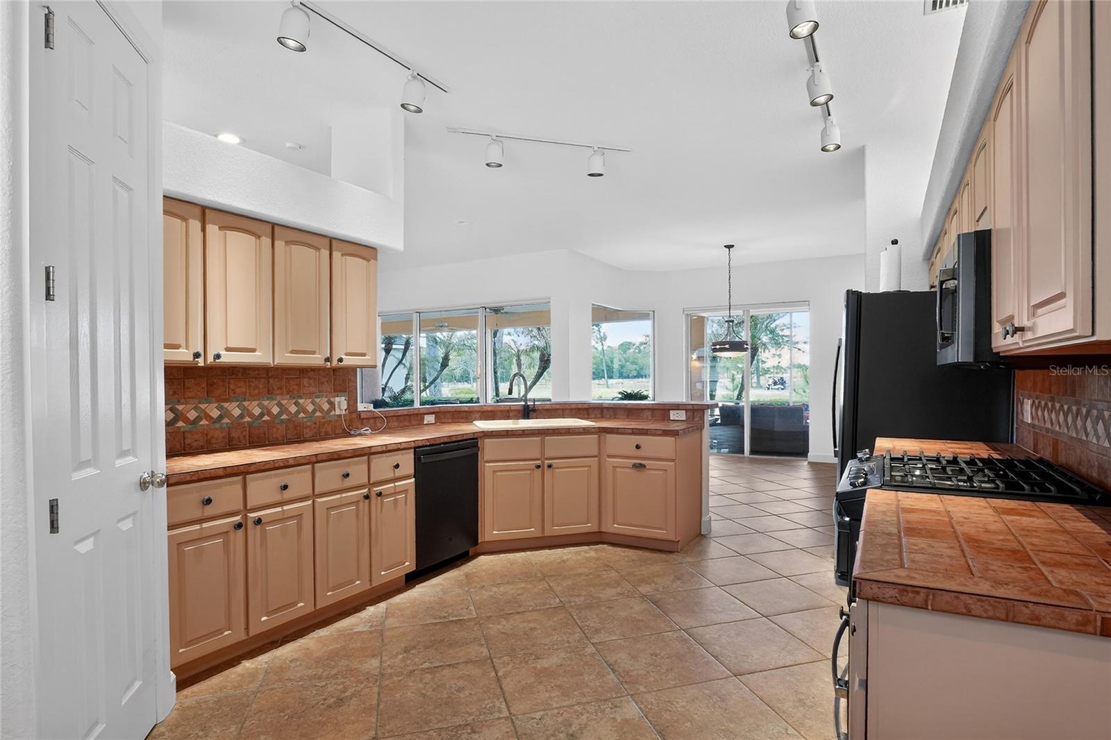 Image 21 of 75 For 2968 Plantation Road