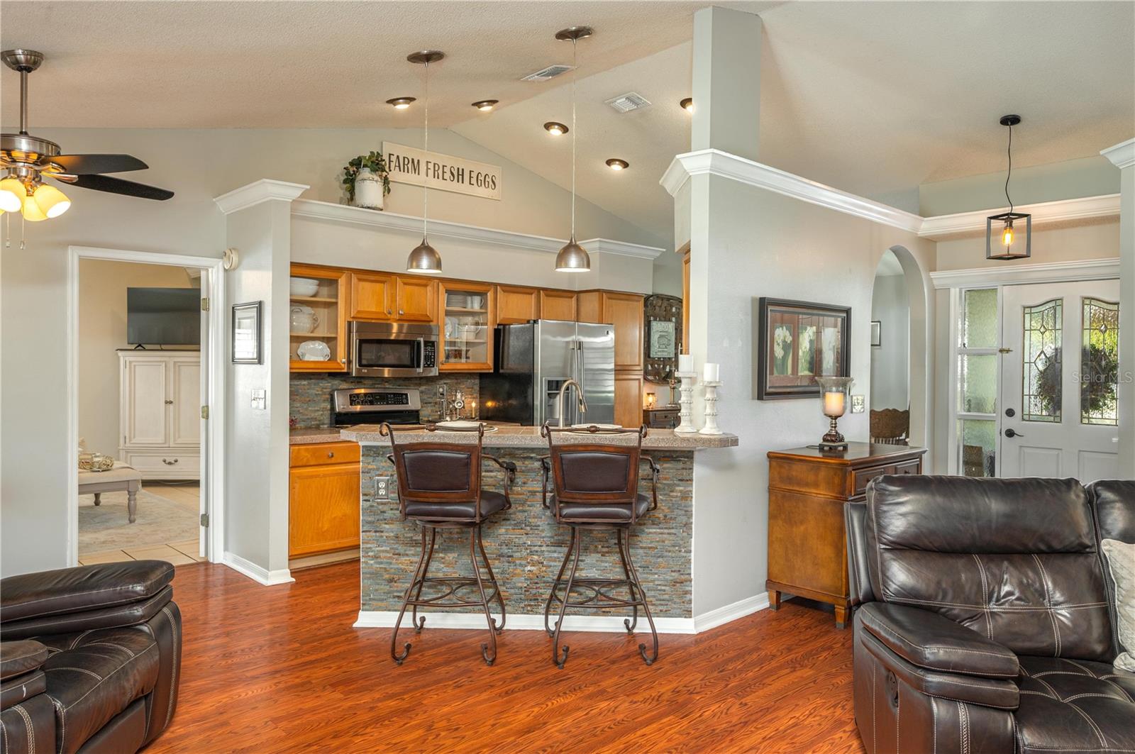 Image 12 of 50 For 334 Palmview Circle N