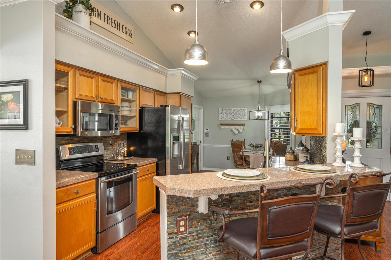 Image 13 of 50 For 334 Palmview Circle N