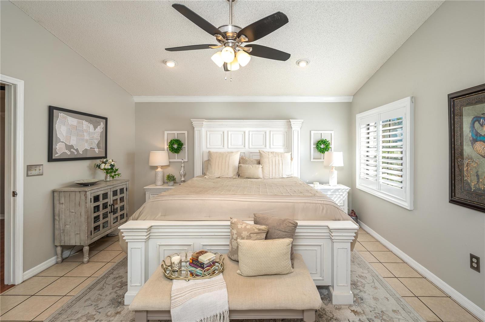 Image 21 of 50 For 334 Palmview Circle N