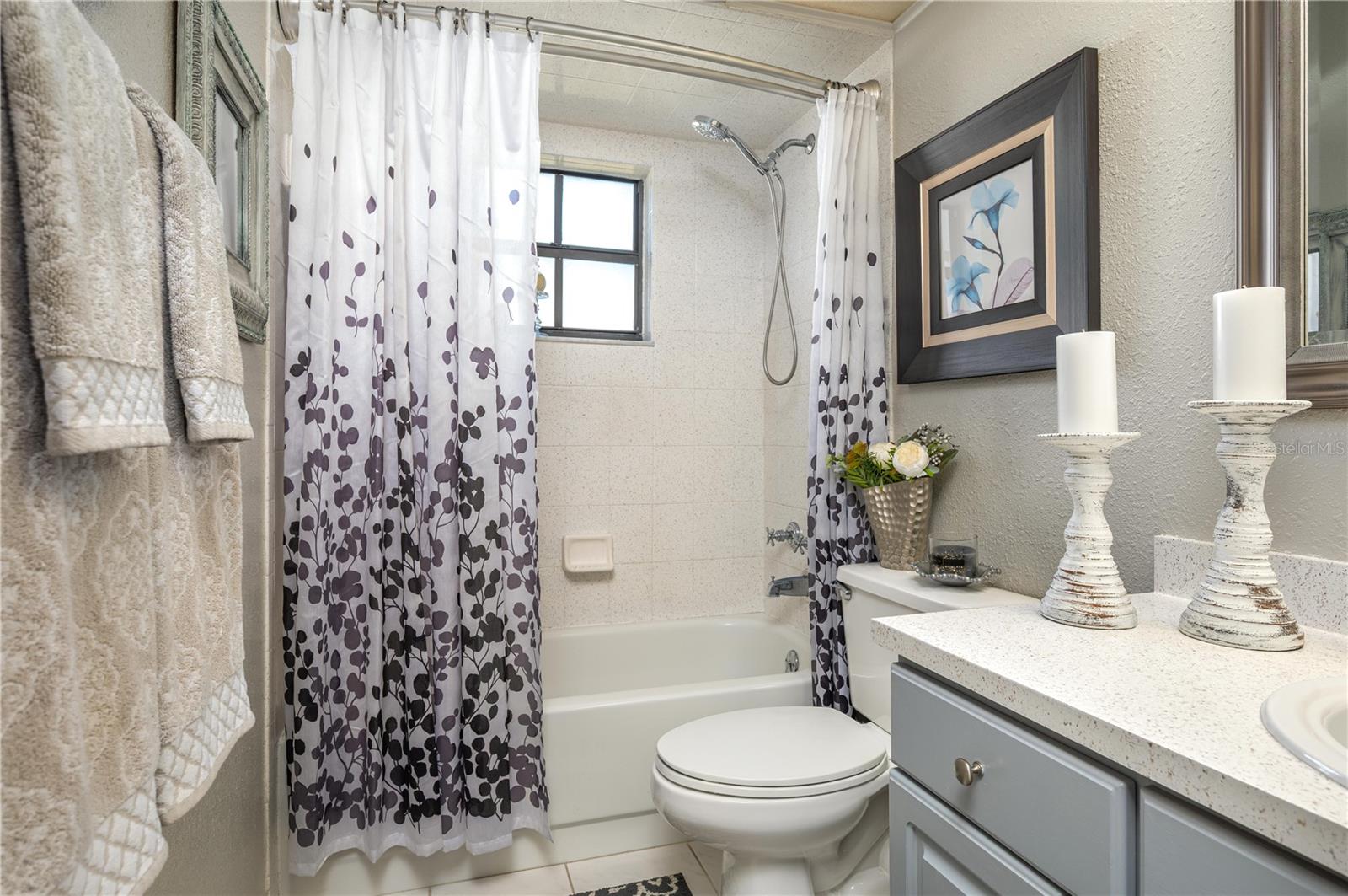 Image 31 of 50 For 334 Palmview Circle N