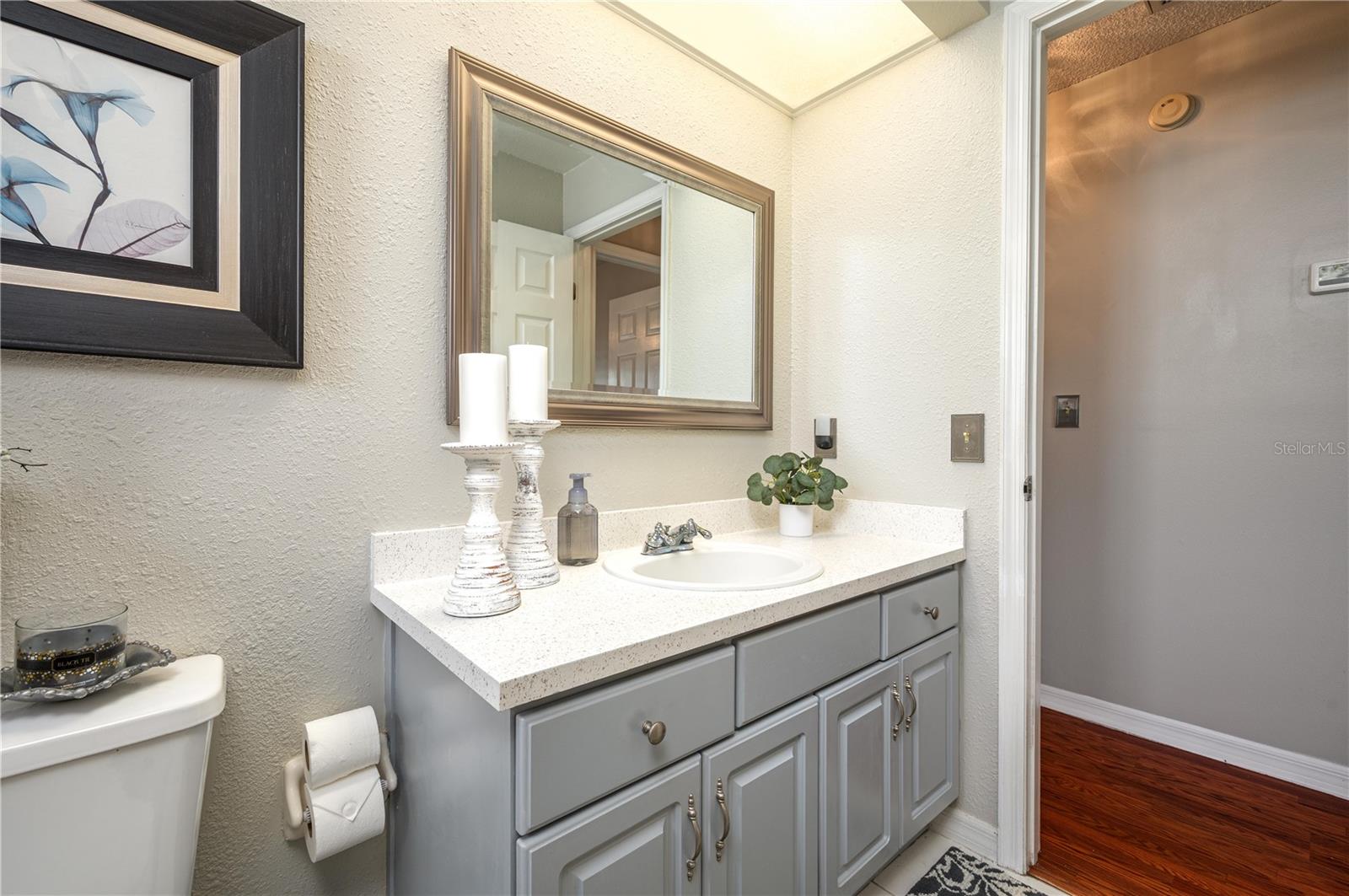 Image 32 of 50 For 334 Palmview Circle N